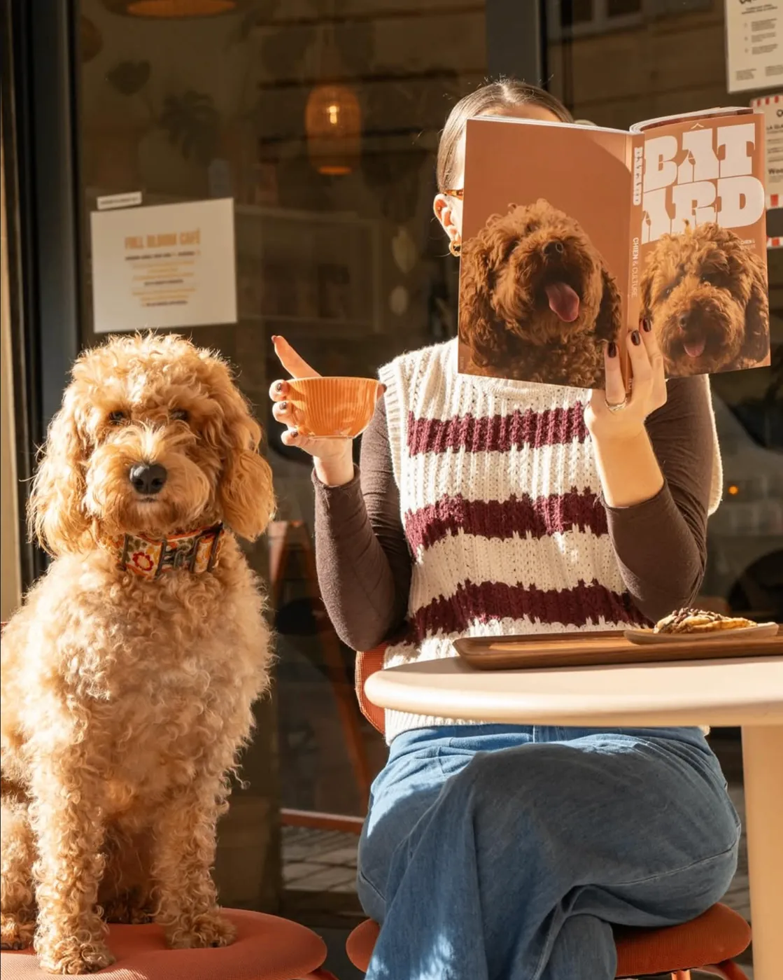 Une cliente et son chien chez Full Bloom
